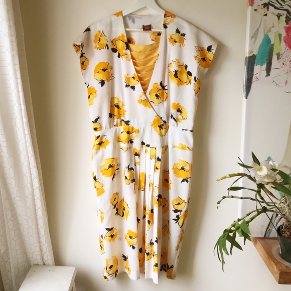 Vintage floral print midi dress with faux wrap top - Picture 7 of 16